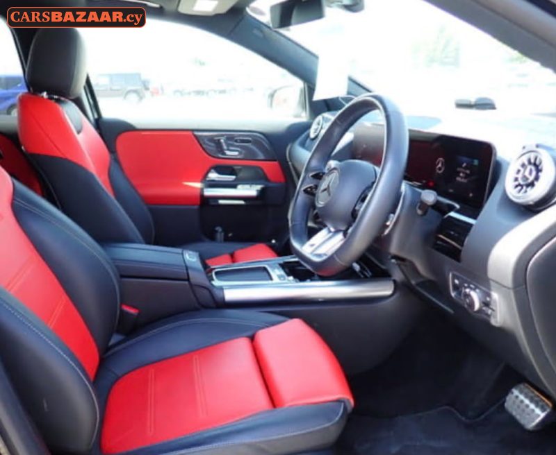 Mercedes-Benz GLA35 AMG Line - photo 4