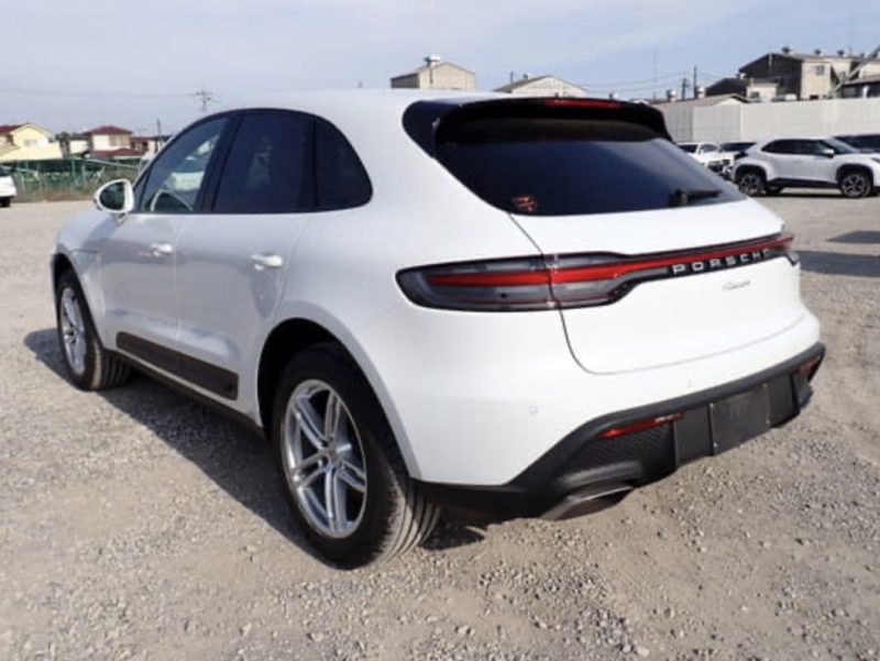 Porsche MACAN - photo 2