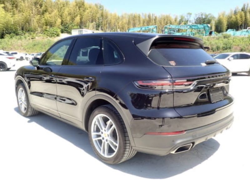 Porsche Cayenne  - photo 2
