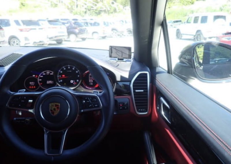 Porsche Cayenne  - photo 9