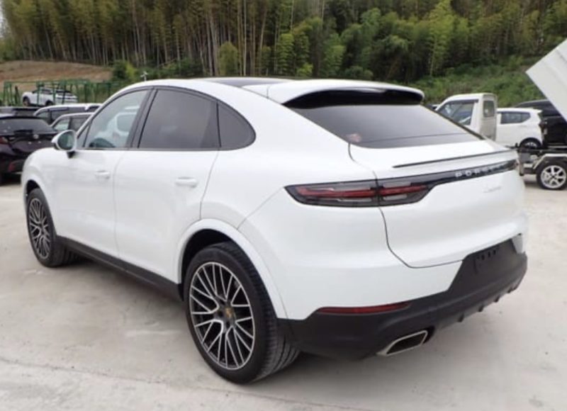 Porsche Cayenne  - photo 2