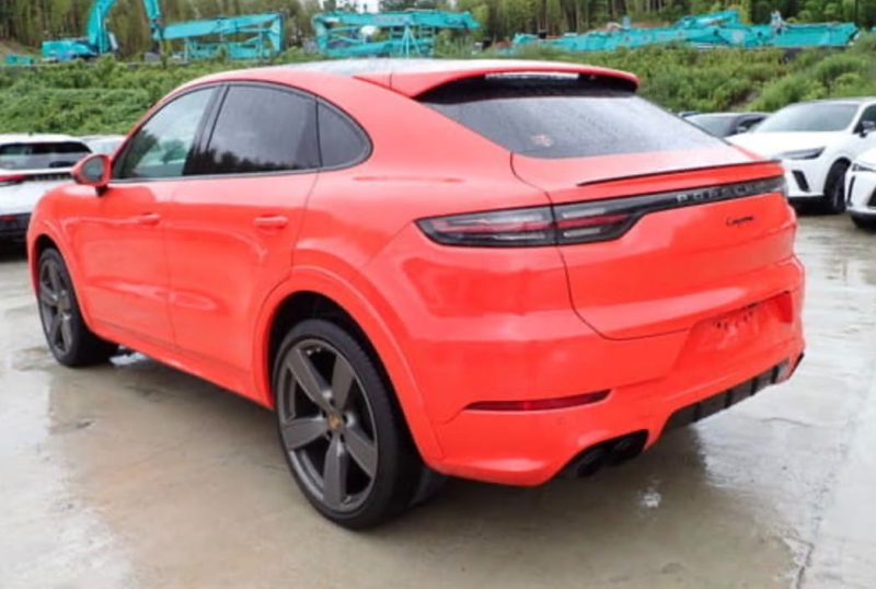 Porsche Cayenne  - photo 2
