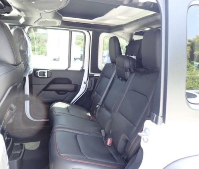 Jeep Wrangler Rubicon  - photo 8
