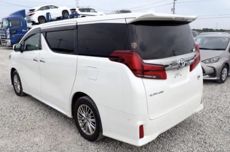 Toyota Alphard  - photo 2