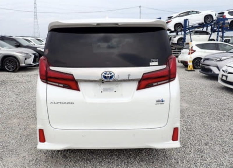 Toyota Alphard  - photo 3