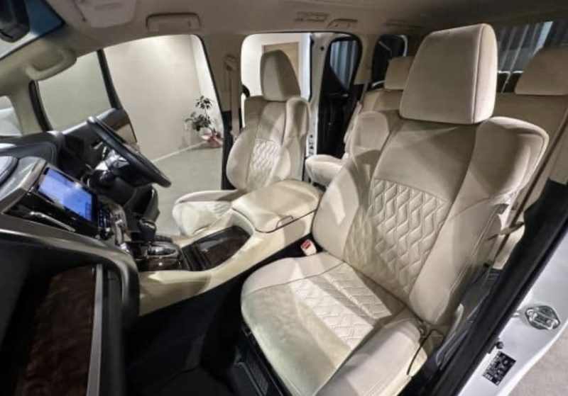 Toyota Alphard  - photo 3