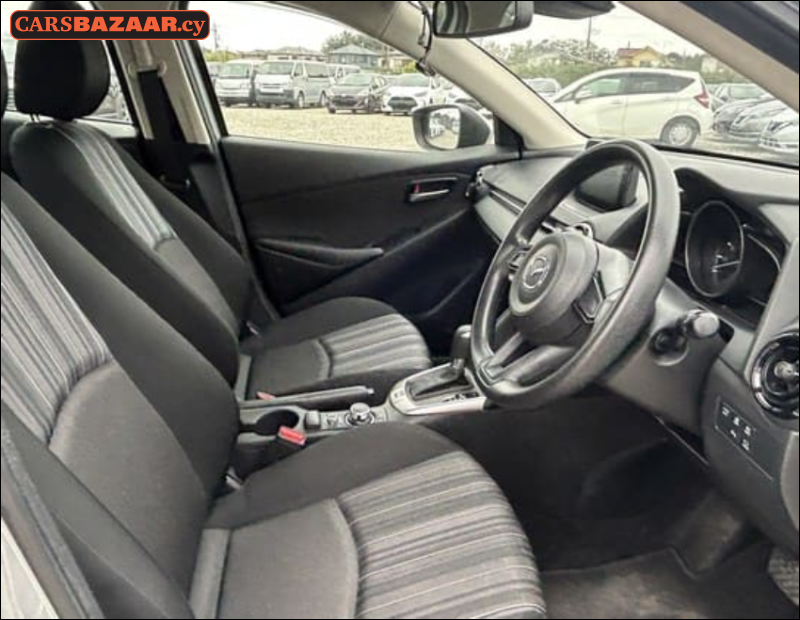 Mazda 2 - photo 4