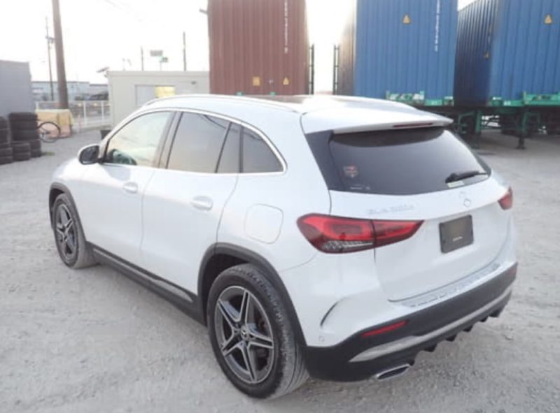 Mercedes-Benz GLA200d AMG Line  - photo 2