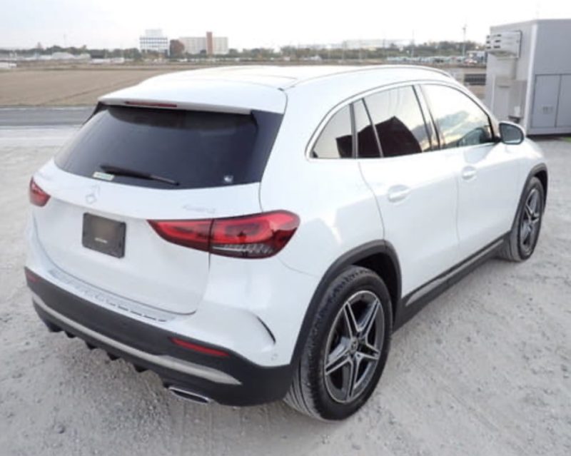 Mercedes-Benz GLA200d AMG Line  - photo 4
