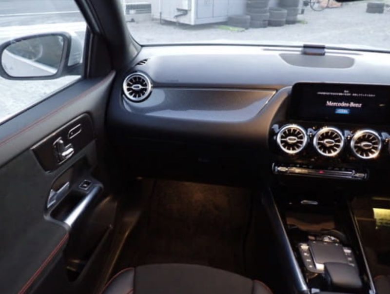 Mercedes-Benz GLA200d AMG Line  - photo 11