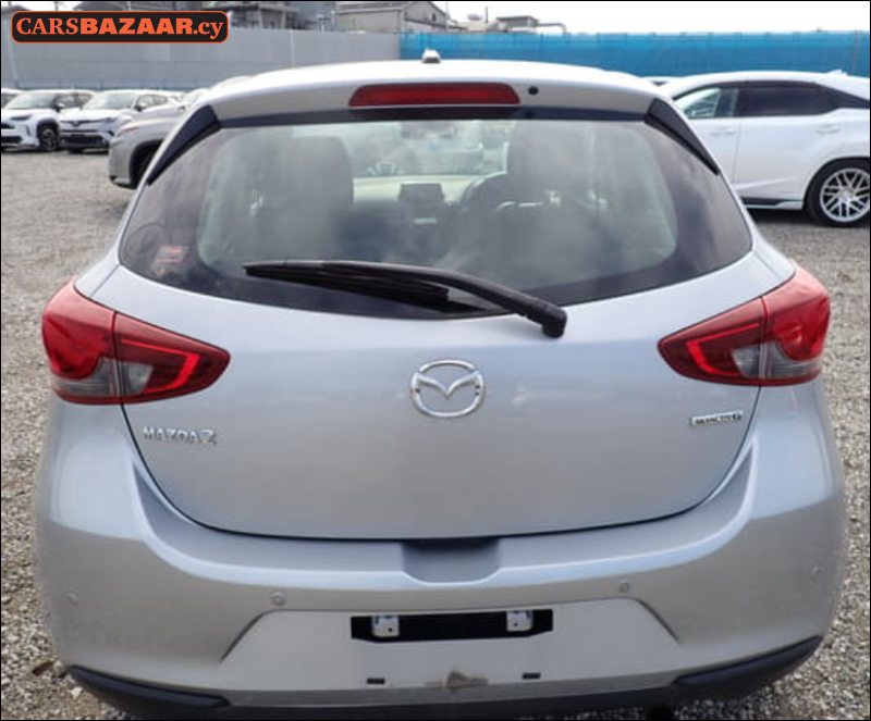 Mazda 2 - photo 2