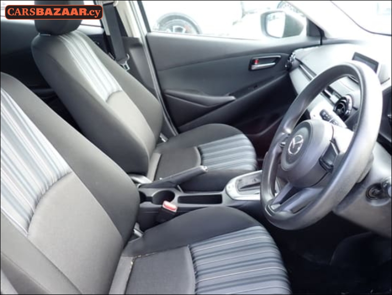 Mazda 2 - photo 4