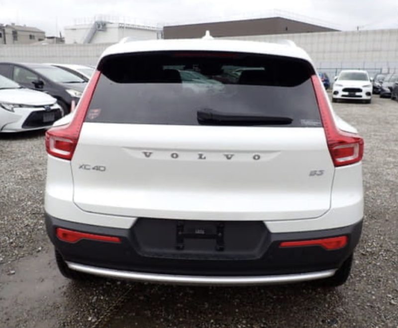 volvo XC40 HYBRID  - photo 3