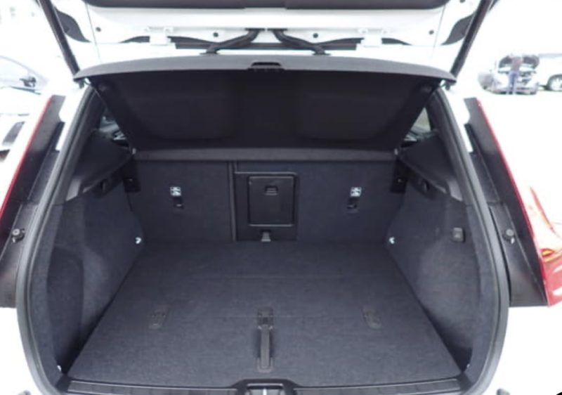 volvo XC40 HYBRID  - photo 8
