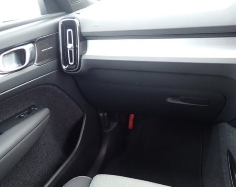 volvo XC40 HYBRID  - photo 10