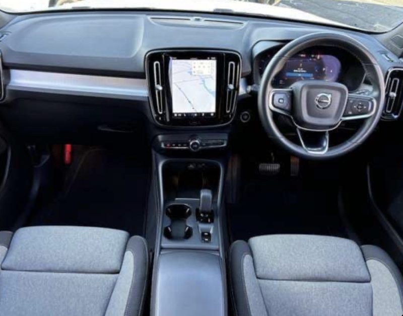 volvo XC40 HYBRID  - photo 11