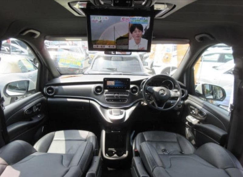 Mercedes-Benz V220d Extra Long AMG Line - photo 3