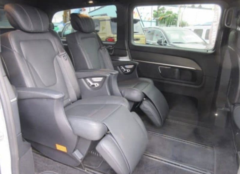 Mercedes-Benz V220d Extra Long AMG Line - photo 4