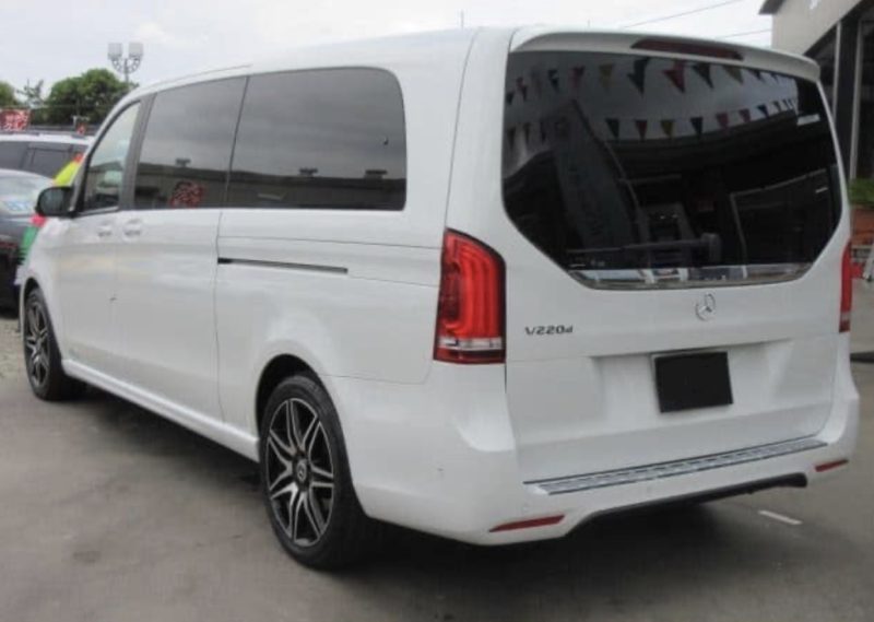 Mercedes-Benz V220d Extra Long AMG Line - photo 5