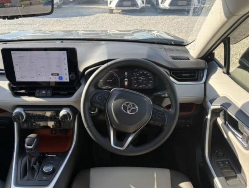 Toyota RAV4 Adventure  - photo 10