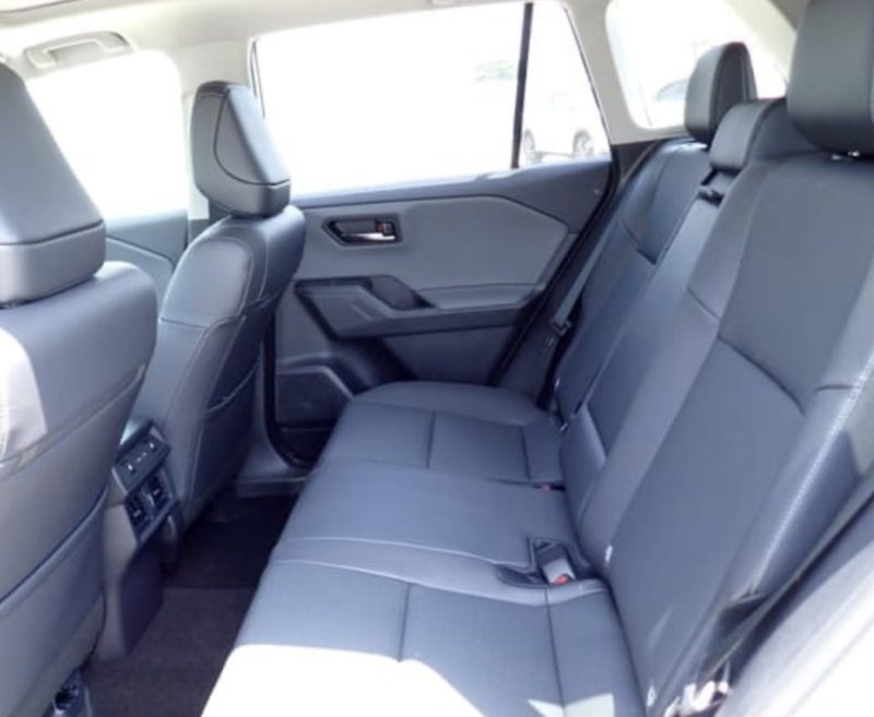 Toyota RAV4 - photo 8