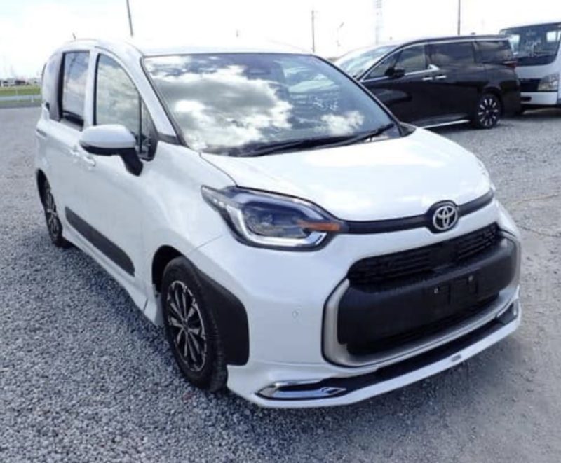 Toyota Sienta - photo 5