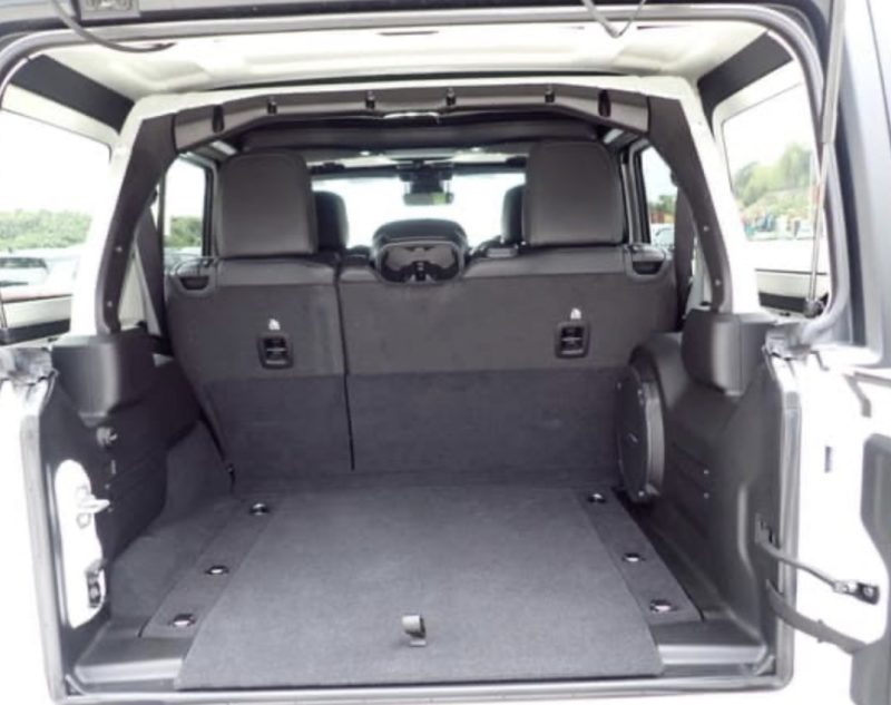 Jeep Wrangler Rubicon  - photo 8