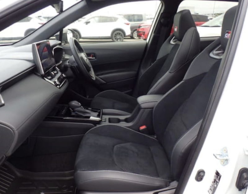 Toyota COROLLA CROSS GR SPORT - photo 8