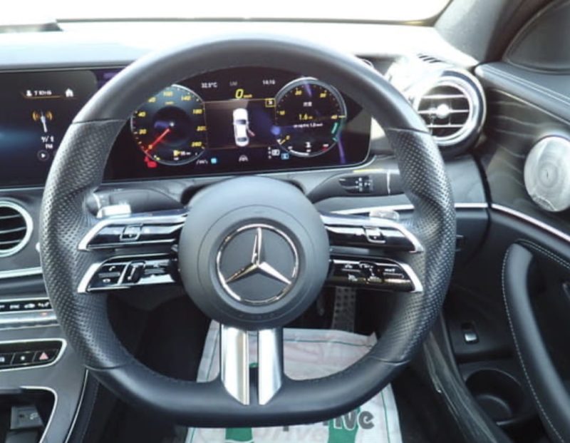 Mercedes-Benz E300 AMG - photo 8