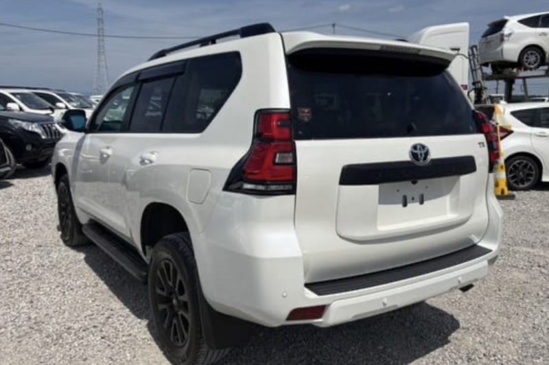 Toyota LAND CRUISER PRADO TXL BLACK MATT EDITION - photo 2