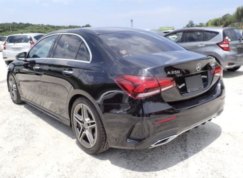 Mercedes-Benz A250 SEDAN AMG LINE - photo 2