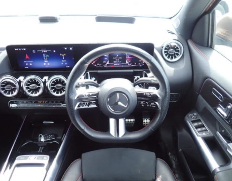 Mercedes-Benz GLA200d AMG Line  - photo 10