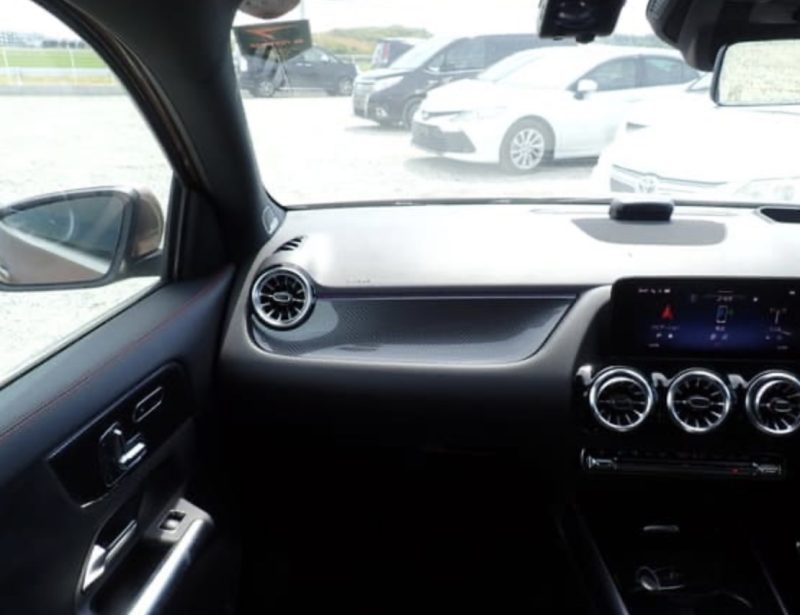 Mercedes-Benz GLA200d AMG Line  - photo 11