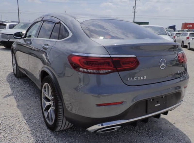 Mercedes-Benz GLC300 AMG Line - photo 2