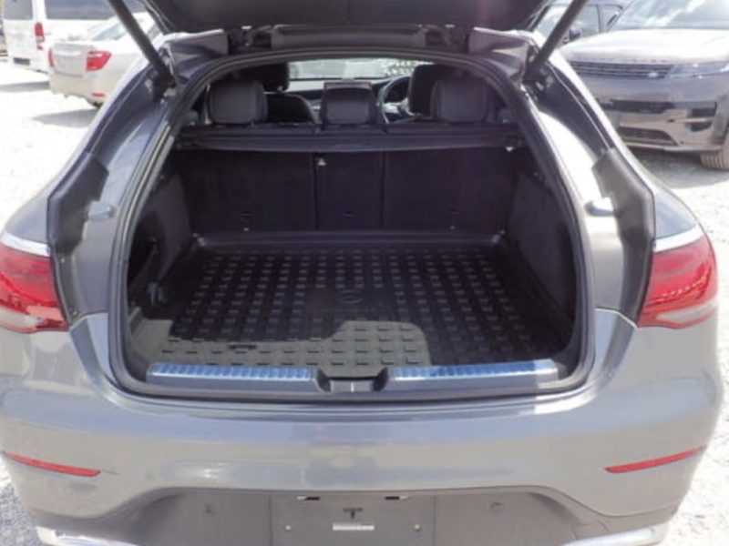 Mercedes-Benz GLC300 AMG Line - photo 8