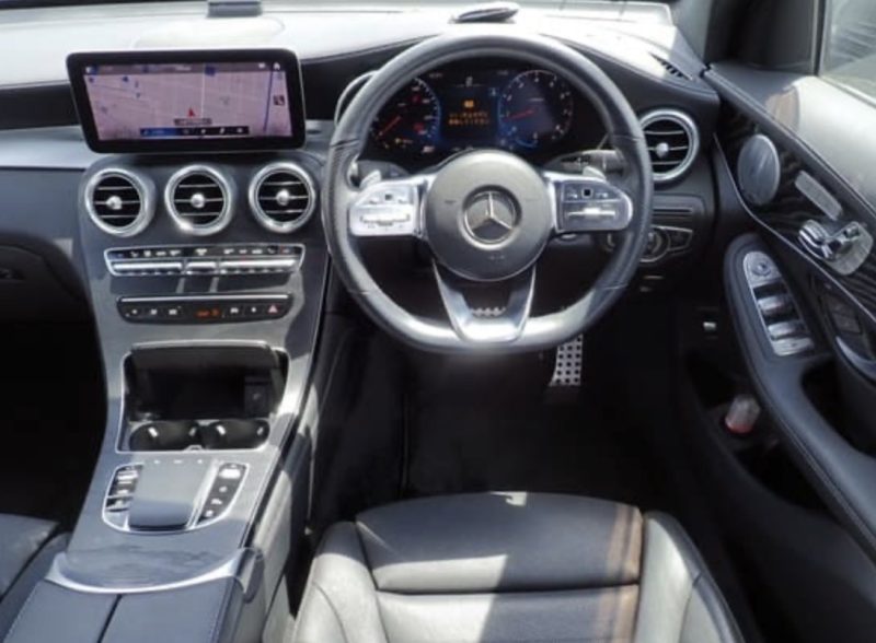 Mercedes-Benz GLC300 AMG Line - photo 9