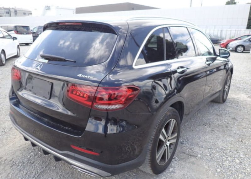 Mercedes-Benz GLC300 AMG Line - photo 4