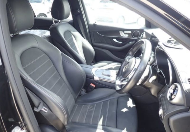 Mercedes-Benz GLC300 AMG Line - photo 6