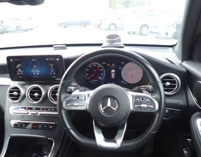 Mercedes-Benz GLC300 AMG Line - photo 10