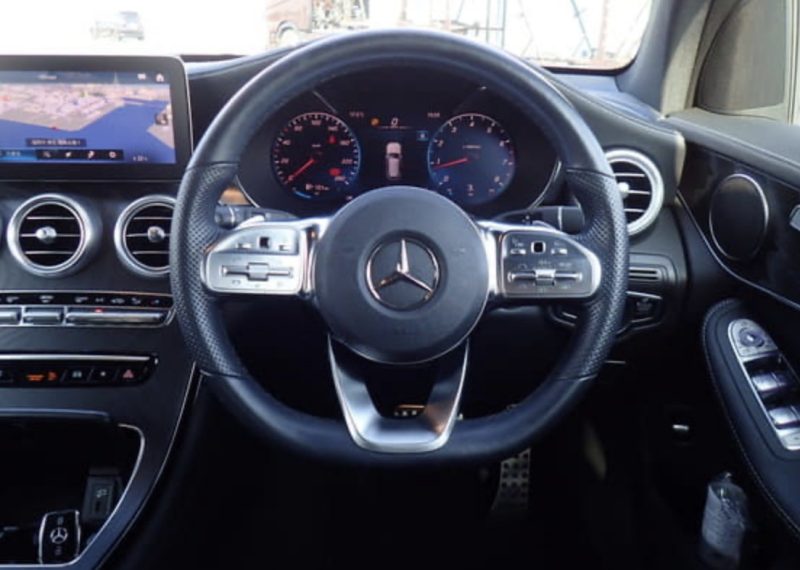 Mercedes-Benz GLC300 AMG Line - photo 7