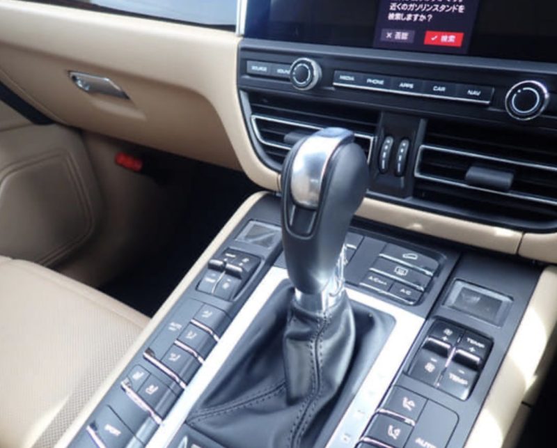 Porsche MACAN S - photo 11