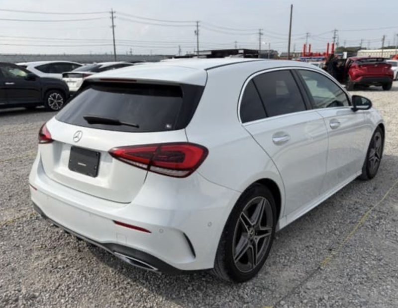 Mercedes-Benz A200d AMG Line - photo 4