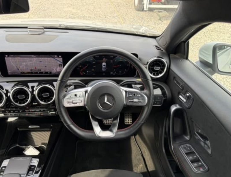 Mercedes-Benz A200d AMG Line - photo 8