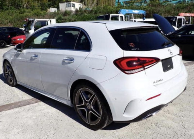 Mercedes-Benz A200d AMG Line - photo 2