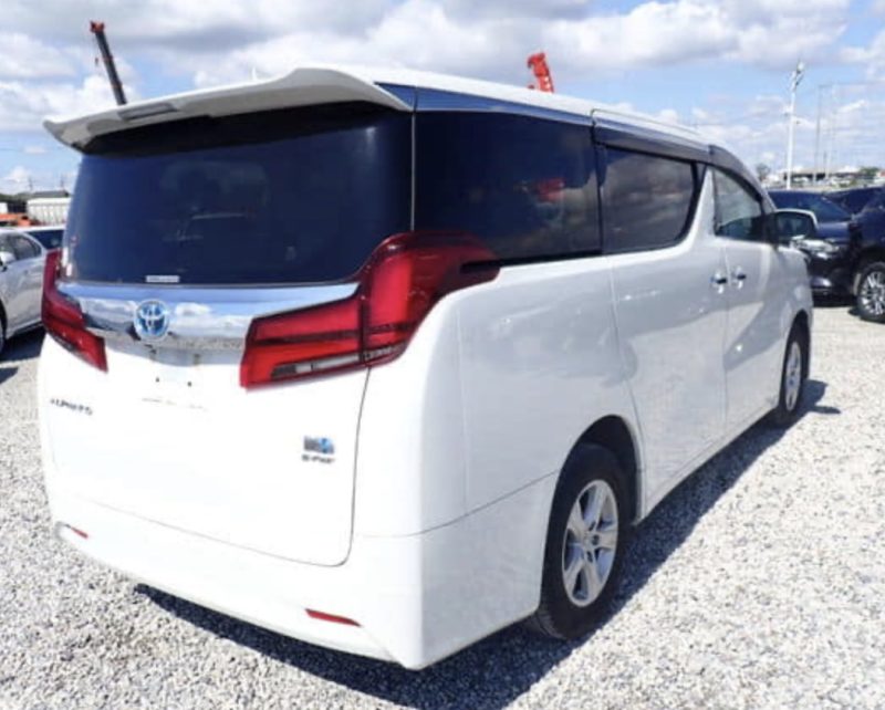 Toyota Alphard  - photo 4
