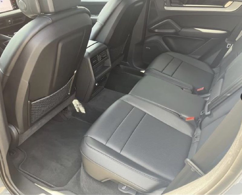 Porsche Cayenne  - photo 10
