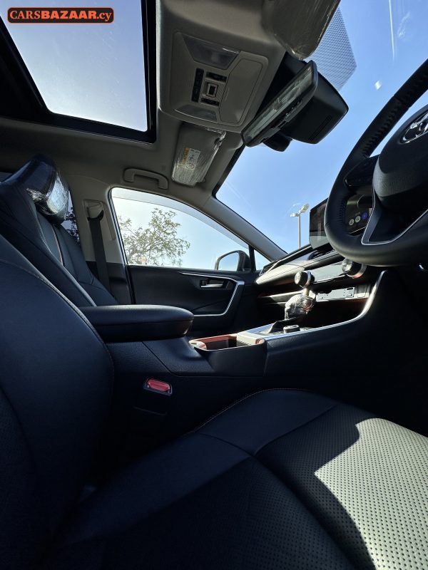 Toyota RAV4 Adventure  - photo 4