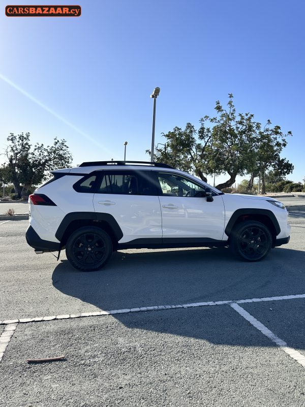 Toyota RAV4 Adventure  - photo 12