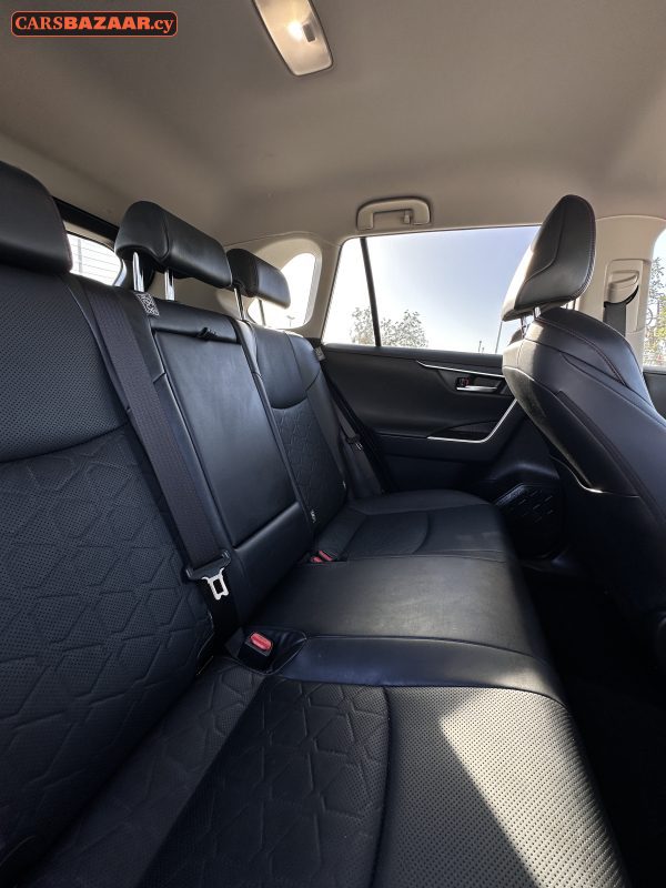 Toyota RAV4 Adventure  - photo 11