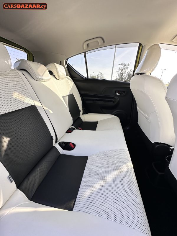 Toyota Aqua Cross - photo 2